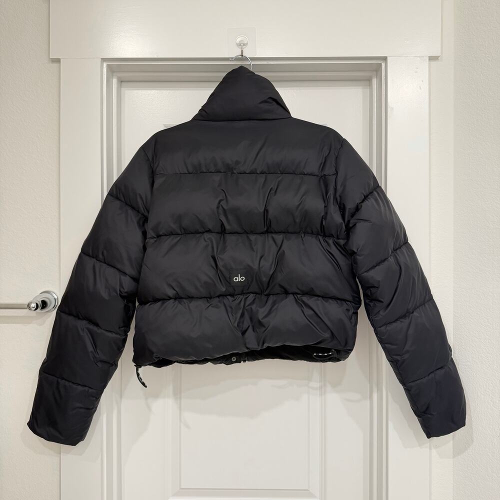 Alo Yoga Gold Rush Puffer in Black Size Medium - Picture 4 of 9